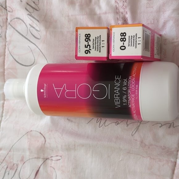 Schwarzkopf Igora Vibrance Red Series Bundle - Picture 7 of 8